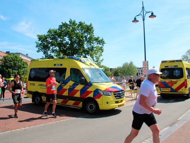 Zeker 25 deelnemers onwel, marathon Leiden gestaakt: ziekenhuizen spreken noodsituatie tegen