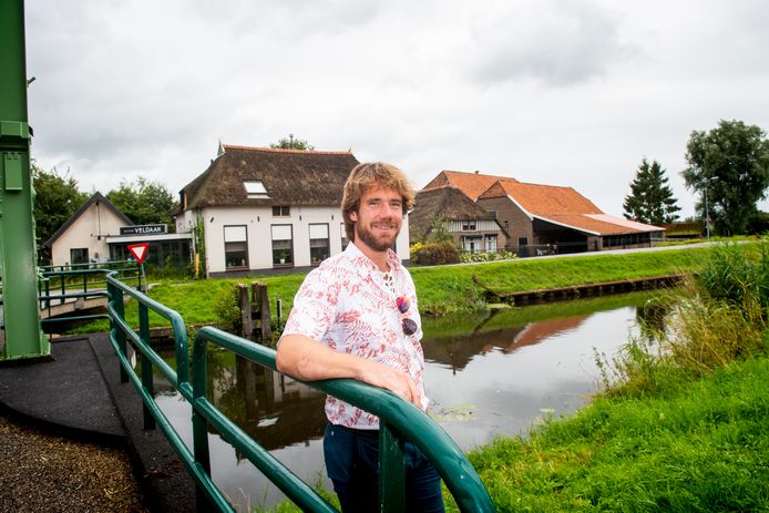 Zijn plannen voor een feestzaal voor 500 man stuitten op fel verzet bij de 200 inwoners van buurtschap Hoorn (Heerde). Daarom heeft Zwollenaar Mark Wessels die geschrapt. Wel gaat hij het restaurant langs de Kanaaldijk nieuw leven inblazen.
