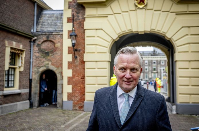 Demissionair staatssecretaris Eric van der Burg op het Binnenhof.