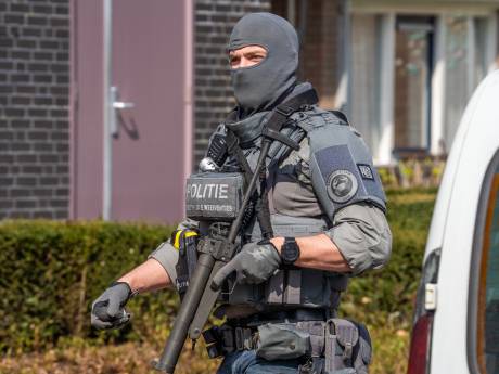 Jongens van 16 en 19 opgepakt door speciale eenheid: 'Verdacht van voorbereiden terroristisch misdrijf’