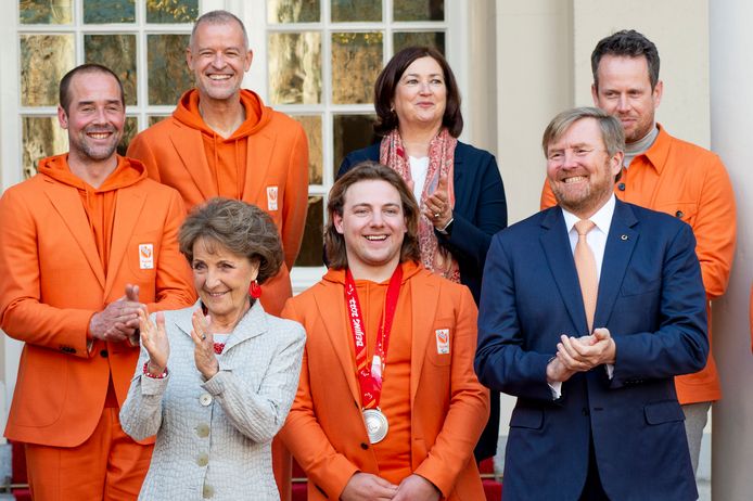 Raja Willem-Alexander dan Putri Margrethe menyambut para pemenang medali Belanda di Paralimpiade Musim Dingin 2022 di Beijing di Istana Nordende di Den Haag.