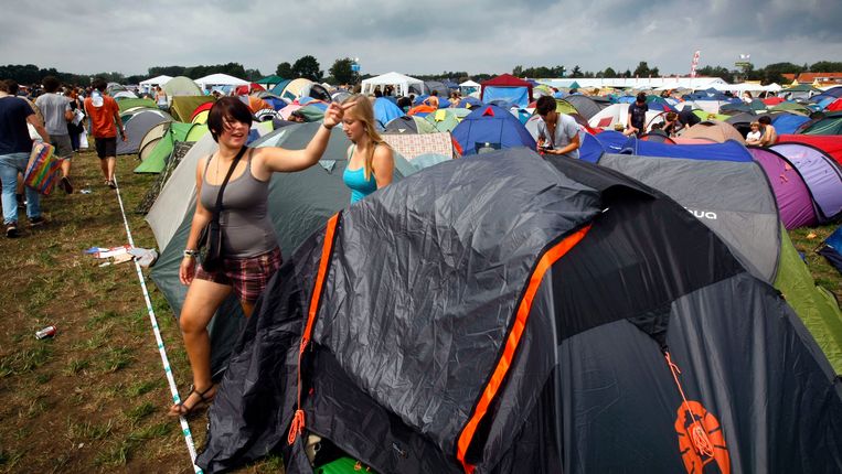 Pukkelpop-kampeerders stromen massaal toe in Hasselt | De ...