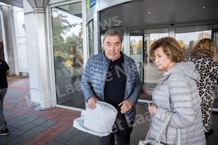 Eddy Merckx verliet het ziekenhuis in Dendermonde.