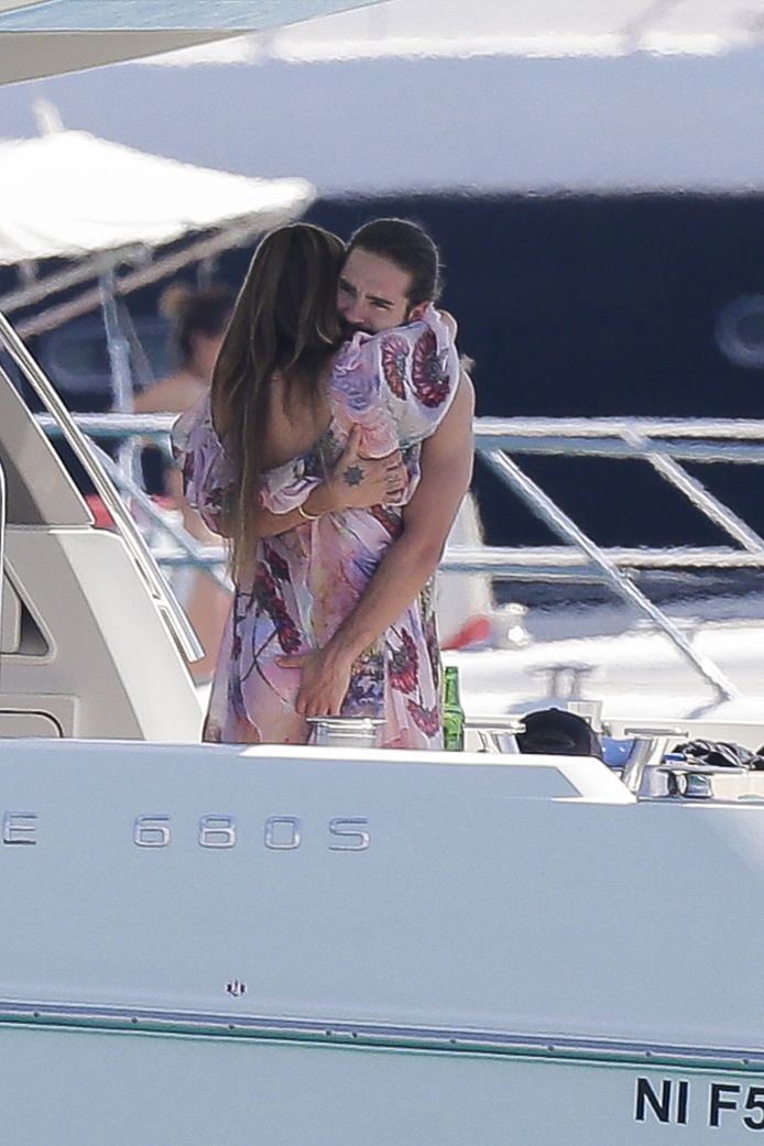 Heidi Klum en haar vriend Tom Kaulitz genieten van het mooie weer op een jacht in Cannes. Reporters / Abaca