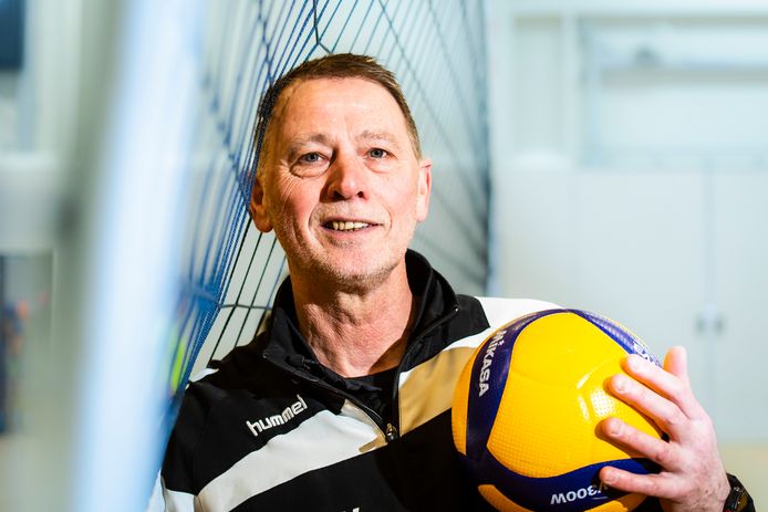 Trainer Alfred Oonk van Boemerang. Zijn ploeg heeft nog iets om voor te strijden.