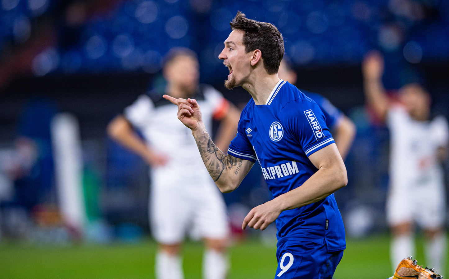 Raman bezorgt Schalke eindelijk nog eens (beker)zege met twee goals ...