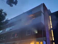 Woningbrand in Hengeloos appartementencomplex, bewoners in veiligheid gebracht