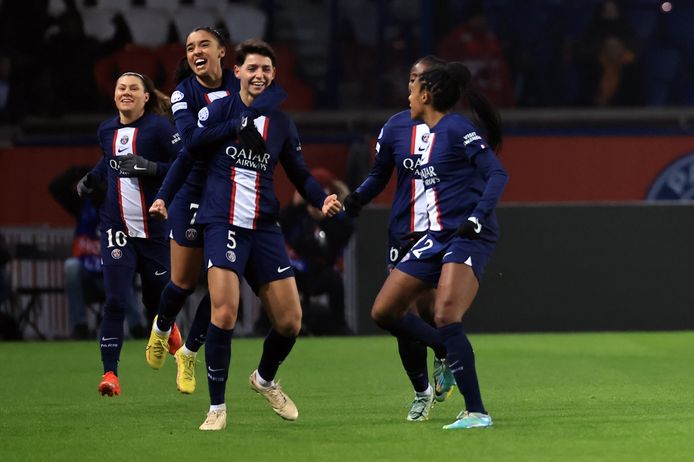 Paris Saint-Germain klopte Real Madrid en is door in de Champions League.