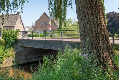 Na restauratie moet historische brug ook stuk veiliger zijn: ‘Twee vrachtwagens tegelijk is te zwaar