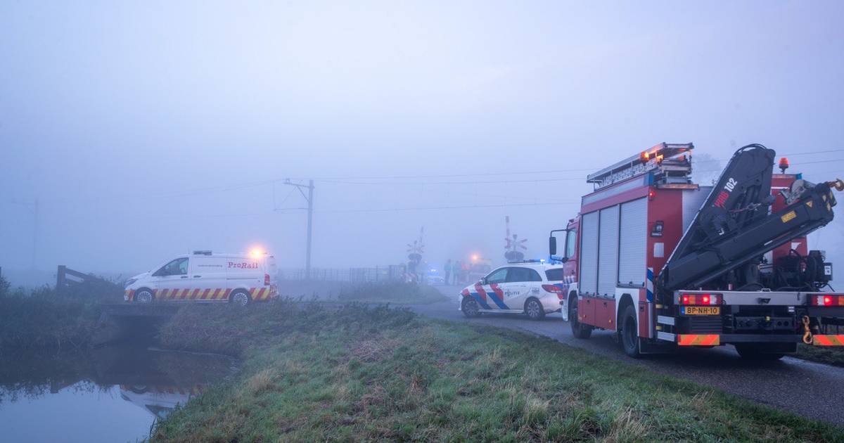 Geen trein op Kamperlijntje door aanrijding in IJsselmuiden.