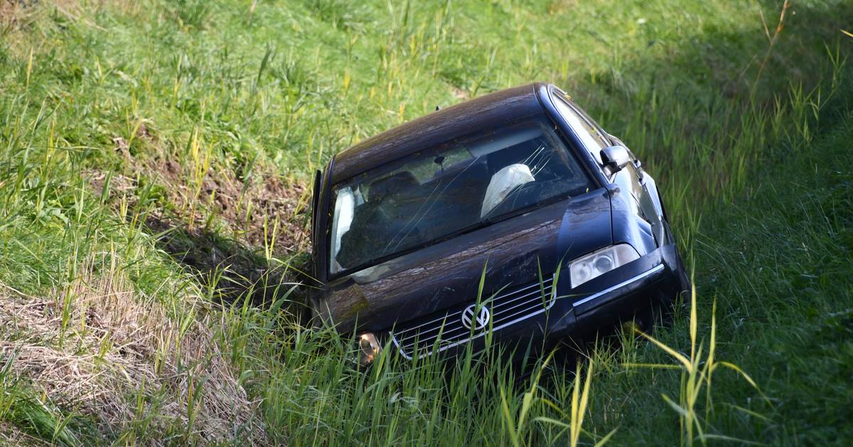 Meerdere kinderen ernstig gewond bij ongeval, vrouw mogelijk onder invloed.