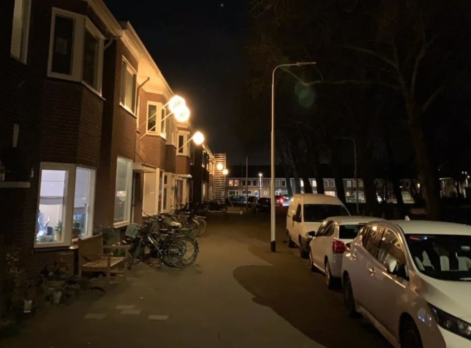 Buurt hangt kerstlampjes maar weer op ‘We betalen nu zelf de