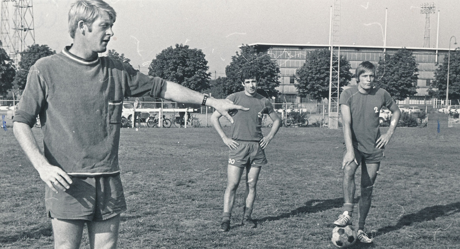 Boek over eerste FC Utrecht-trainer Bert Jacobs: ‘Jezelf ingraven doe ...