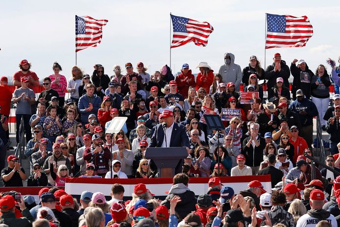 Voormalig president van de VS en Republikeins presidentskandidaat Donald Trump spreekt tijdens een Buckeye Values PAC Rally in Vandalia, Ohio.