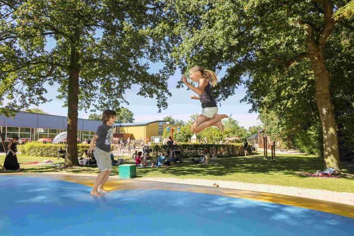 De airtrampoline van BatensteinBuiten