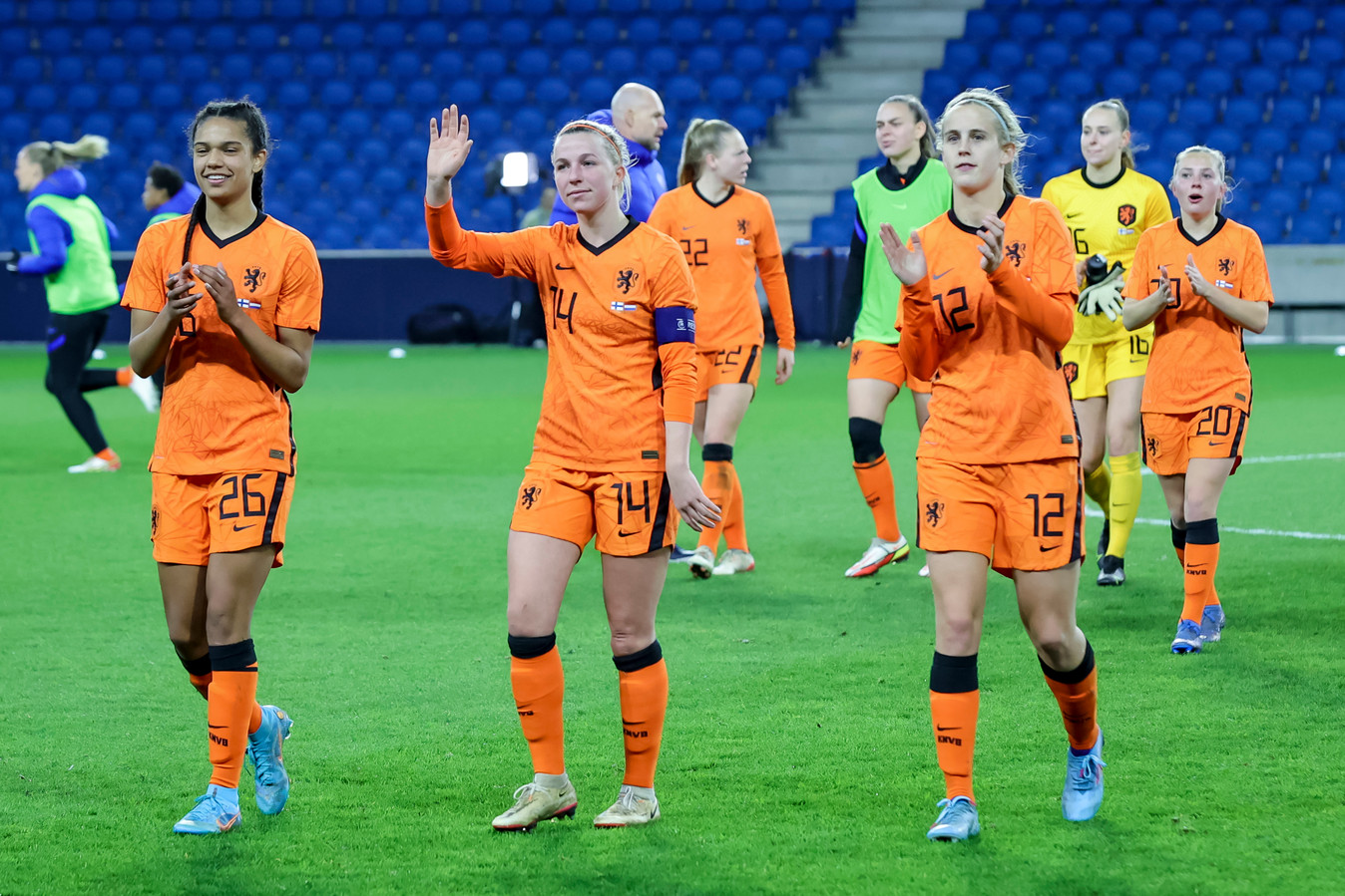 Talent Esmée Brugts (18) vindt het een hele eer dat Lieke Martens haar