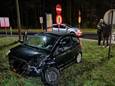 Bij een aanrijding op een afrit van de A50 bij de Loenenseweg in de buurt van Beekbergen zijn beide voertuigen flink beschadigd geraakt.