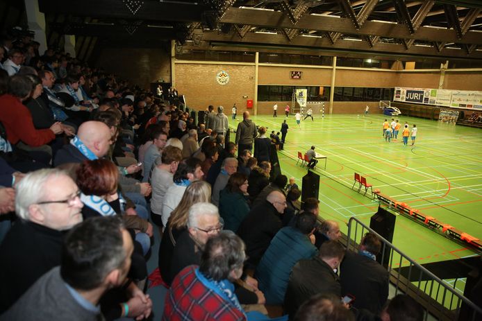 Een archiefbeeld van een wedstrijd van FP Halle-Gooik in sportcomplex De Bres. Dit keer komen ook de internationale G-voetbaltoppers naar De Bres.