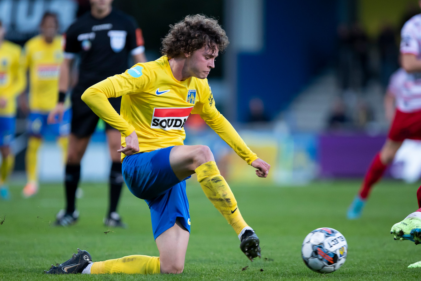 INTERVIEW. Seizoensrevelatie Maxim De Cuyper speelt met Westerlo tegen