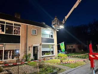 Veel schade na blikseminslag in woning Ruurlo; bewoners komen met de schrik vrij