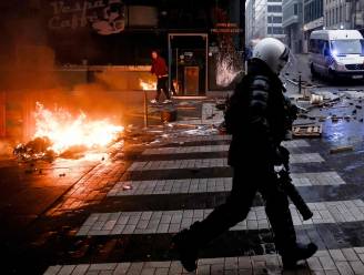 Brussel herleid tot slagveld: 3 agenten gewond en 40 arrestaties nadat betoging uitmondt in rellen