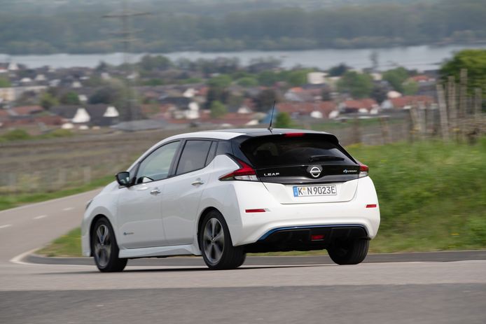 Voor elektrische auto's, zoals de Nissan Leaf, geldt in Oostenrijk een hogere snelheidslimiet