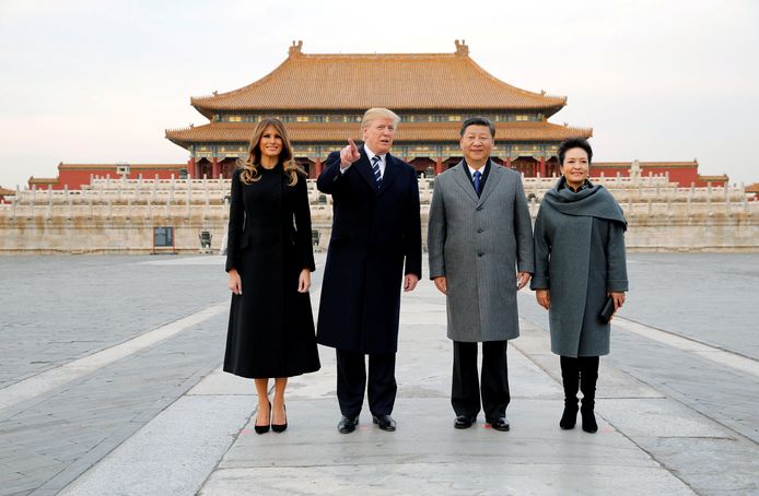 De Amerikaanse president Donald Trump en zijn vrouw Melania Trump bezochten vorig jaar in november de verboden stad. Rechts de Chinese President Xi Jinping en zijn echtgenote Peng Liyuan.