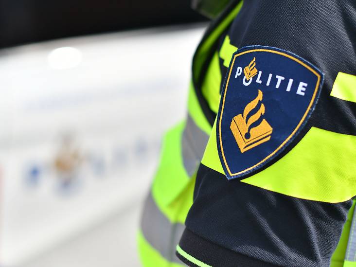 Scooterdief (33) slaat op de vlucht voor politie en rent over spoorweg in Roosendaal