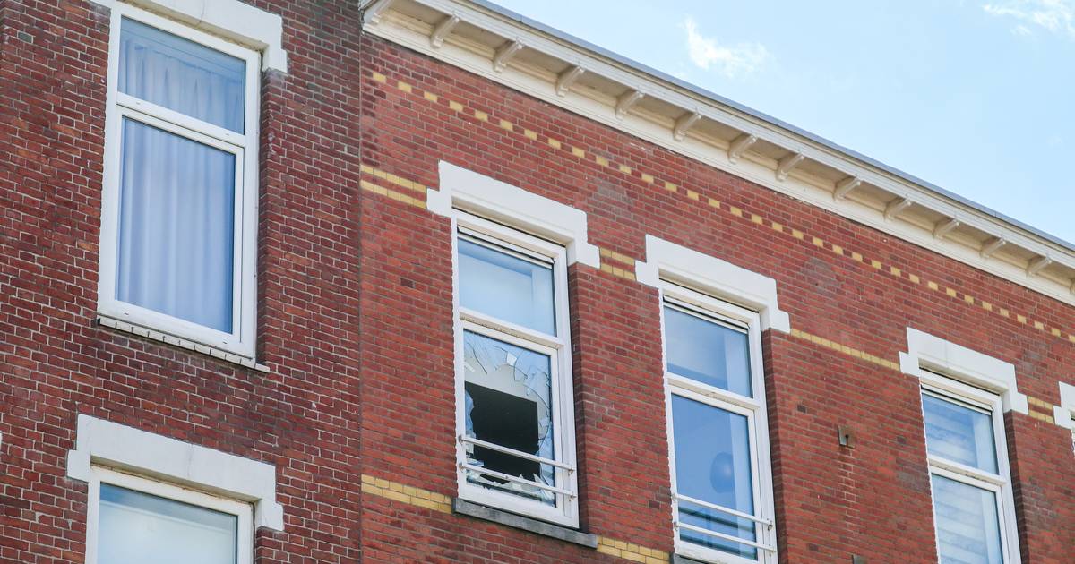 Persoon zwaargewond na val uit raam op Bingleystraat in Rotterdam