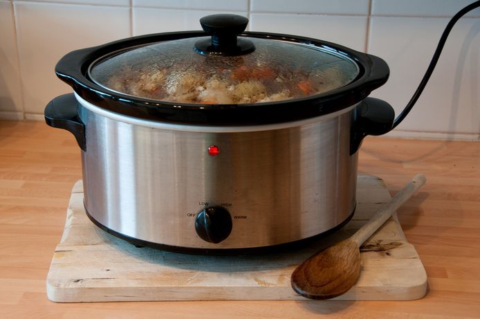 Een slowcooker op stroom.