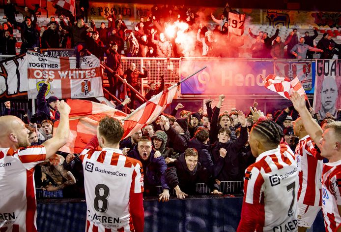 spoelen Hubert Hudson Nadenkend TOP Oss laat Osse fans vlak voor tijd juichen tegen FC Den Bosch |  Nederlands voetbal | destentor.nl
