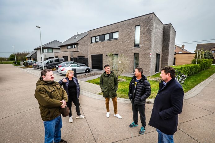 De bewoners van de IJsvogelstraat in Oostende zien dat de bouwregels nu strikt toegepast worden