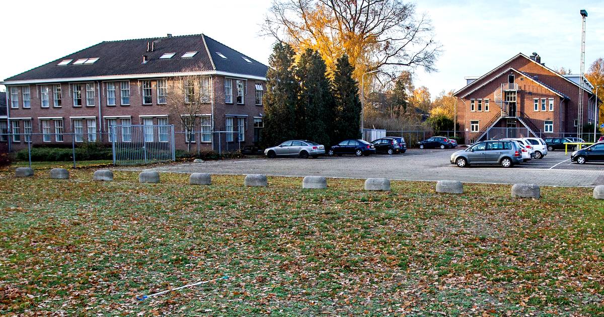 Is de zoveelste tijdelijke uitbreiding van azc Schalkhaar nou permanent of niet? 'Je moet het dorp n