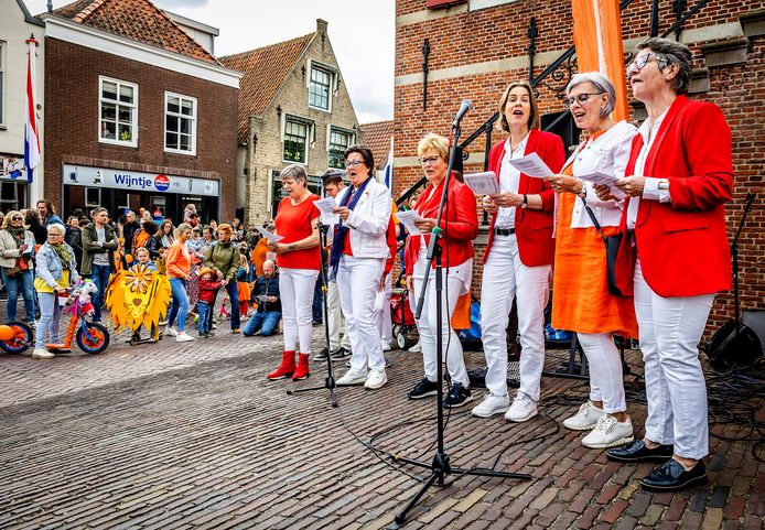 Het Pop-Up koor trakteerde Oud-Beijerland op muzikale klanken