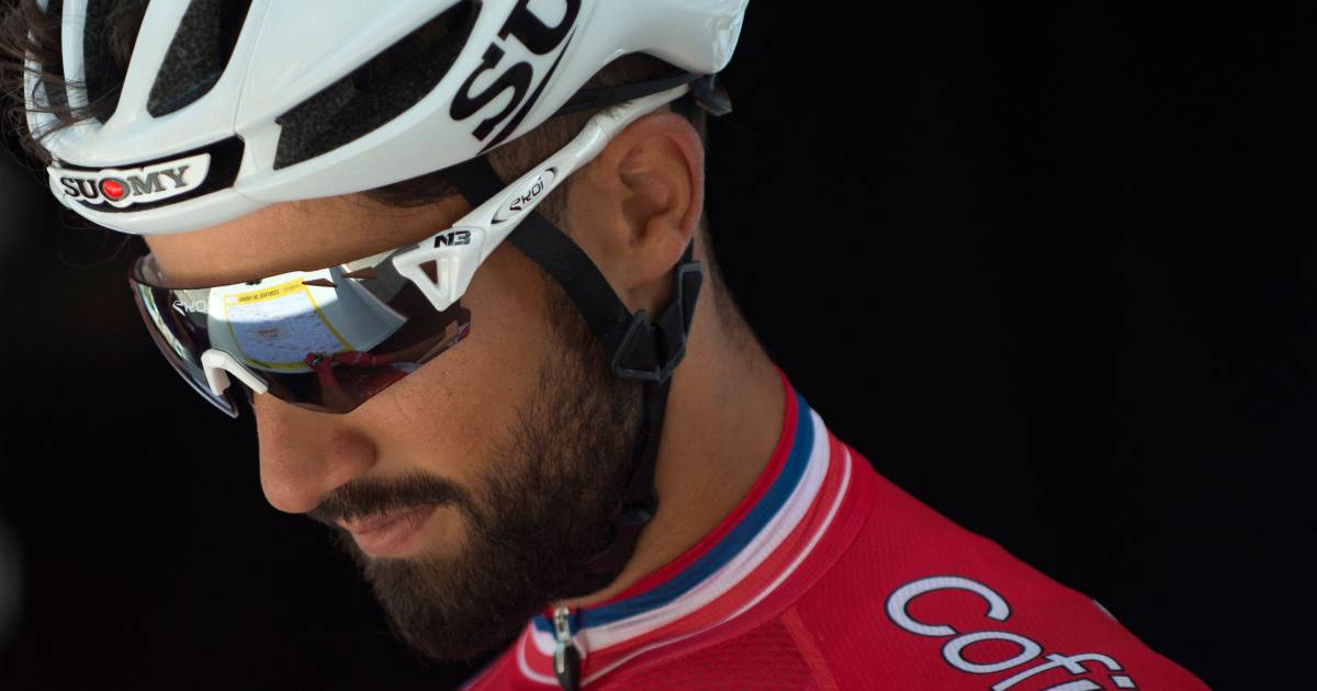 Nacer Bouhanni beleeft ‘nachtmerrie’ na bizar ongeluk met voetganger: ‘Beeld komt steeds in mijn gedachten’.