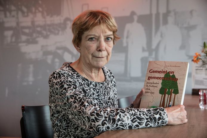 Lia van Zalinge met haar proefschrift