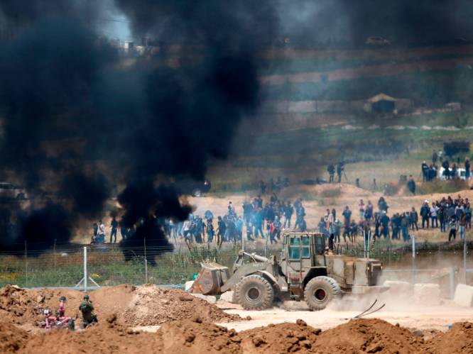 Palestijnen hervatten protest langs Gazastrook met rook en spiegels: 7 doden en meer dan 1000 gewonden