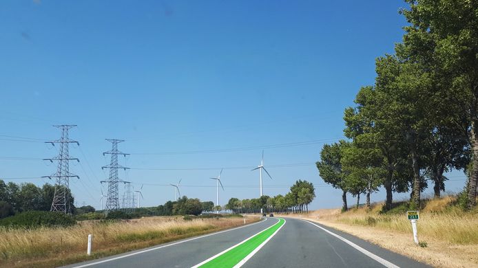 verdrietig Geleerde Europa Foutje bij de provincie: verkeerde groene streep op weg naar  Westerscheldetunnel | Zeeuws nieuws | pzc.nl