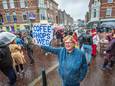 Protestbijeenkomst in de Weimarstraat in 2021. Met name gezinnen willen er zonder de ellende van de vele coffeeshops wonen.