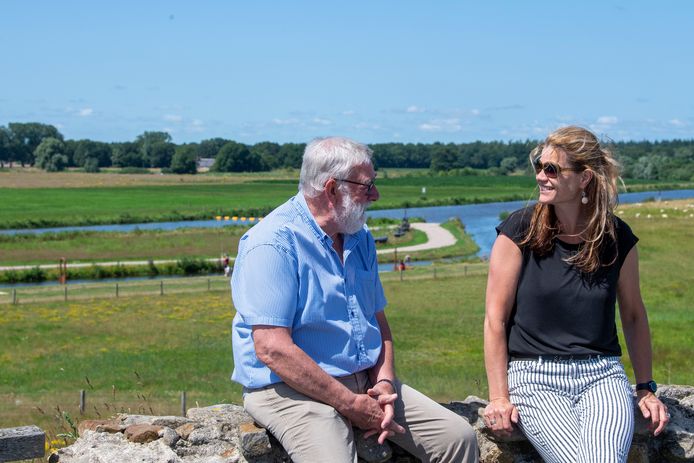 Hans Staman uit Vriezenveen en Renate van Doorn bij de Vecht.