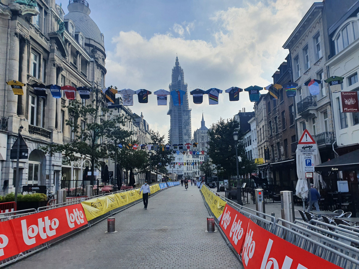 IN BEELD Antwerpen Bereidt Zich Voor Op Wielergekte Dit Kan U Tijdens 