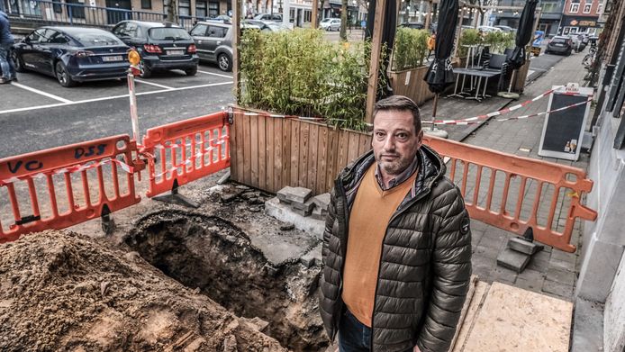 Samen met een kennis sprong Henk Verbeke (51) dinsdagavond zonder aarzelen in de put waarin Piet Sintobin was gevallen.