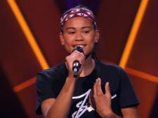 Zingend hockeymeisje Keelan (13) imponeert bij blind auditions The Voice Kids