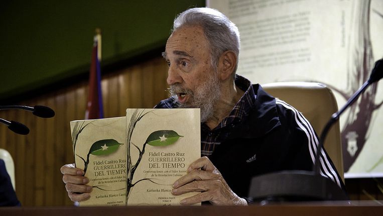 Fidel Castro tijdens de presentatie van zijn boek. Beeld ap