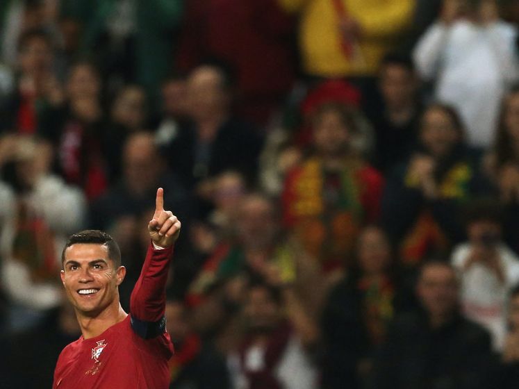 Recordbrekende Ronaldo neemt Portugal op sleeptouw