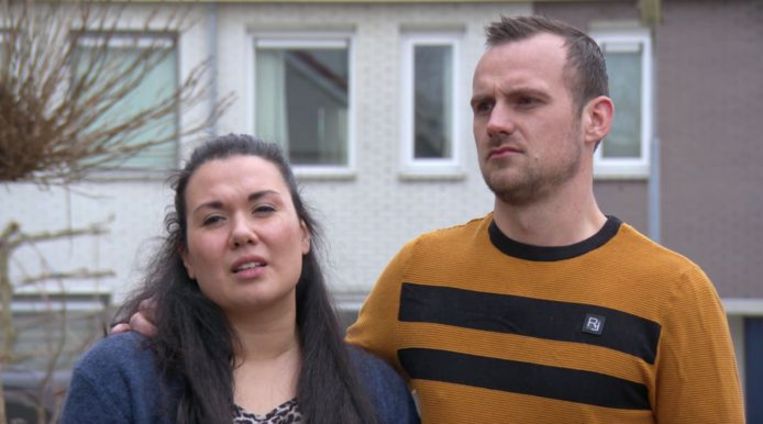 Kijkers Van Kopen Zonder Kijken Lachen Om Man Die Per Se Een Bad Wil Wat Doet Hij Toch Moeilijk Libelle