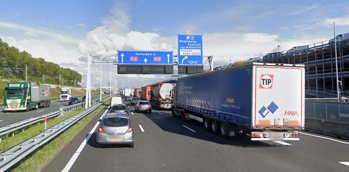 Verkeer wacht zwaar weekend met afsluitingen op A15: ‘Vertraging kan ...