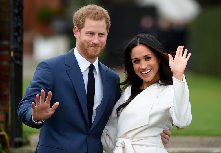 In de tuinen van Kensington Palace kondigden prins Harry en Meghan Markle hun verloving aan.