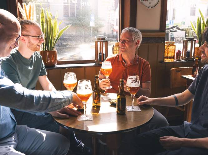 Vier Iweinen brengen ‘Iwein van Aelst’-bier op de markt: “Een huwelijk tussen Orval en Geuze”