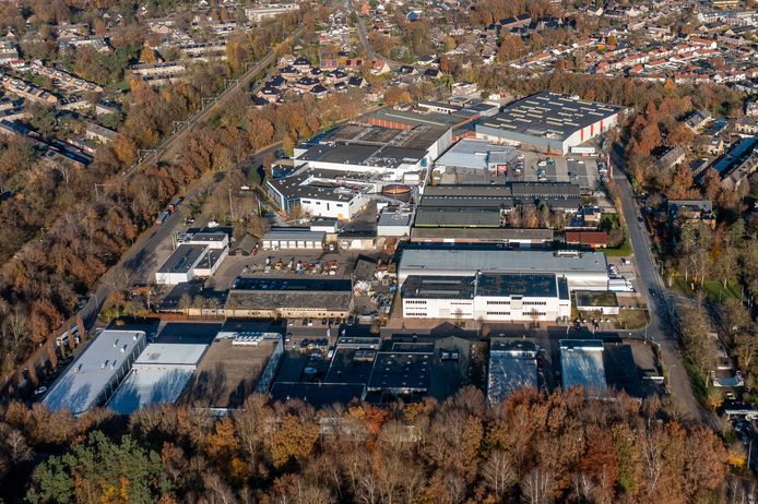 Bedrijventerrein Kerkdennen in Ermelo ligt ingesloten tussen woningen.